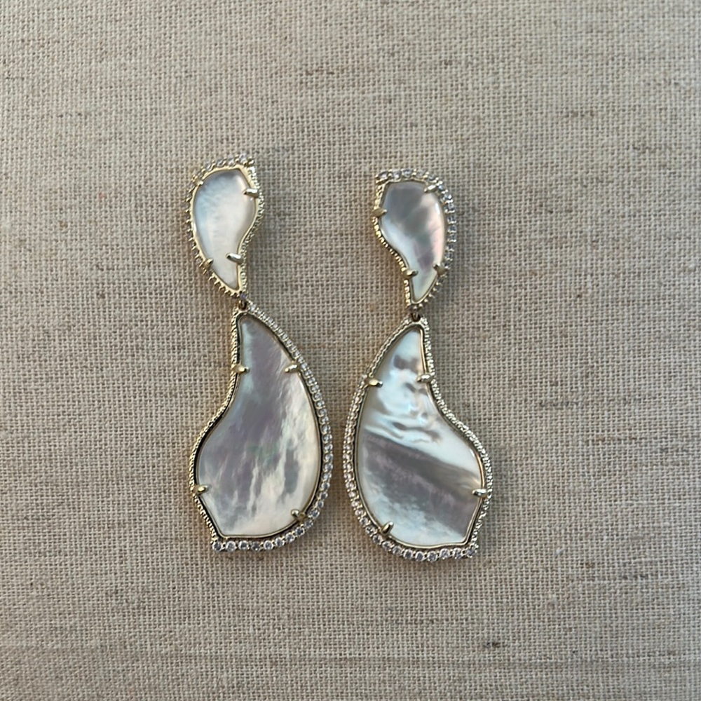 Kendra Scott NEW- Mother of Pearl Drop Earrings